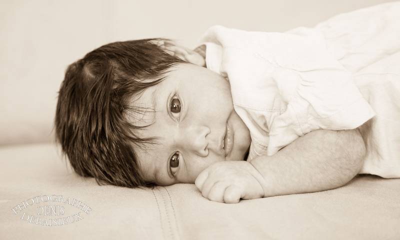 Bébé sur le ventre.